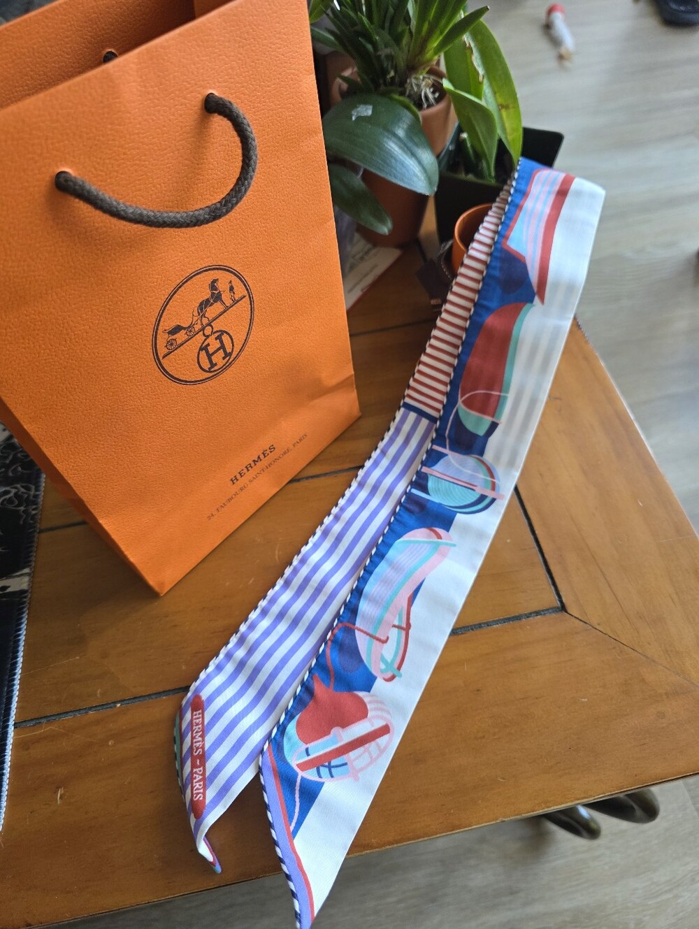 New Gorgeous Reversible silk Hermes Twilly